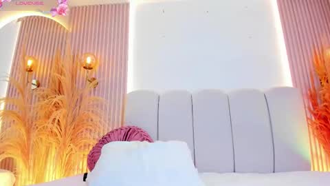 Carol Rivera  online show from November 18, 8:21 pm