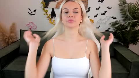 carolyn_conway online show from October 29, 9:02 am