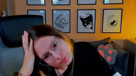 Snapshot of carrie_roses chatting on September 25, 5:17 am carrie_roses online show from September 25, 5:17 am