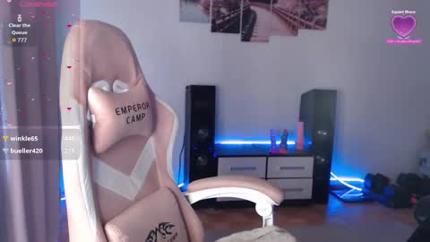 Casey Chris online show from March 4, 2:56 pm