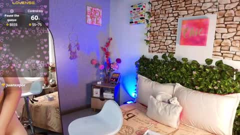 Casie  online show from February 12, 7:56 pm