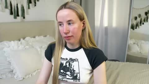 Cassie online show from March 20, 9:30 pm