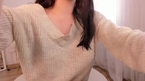 Hello my name is Cassie and my friend Nilo is also here online show from April 17, 11:23 am