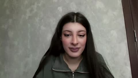 Im Mila online show from May 9, 9:33 am
