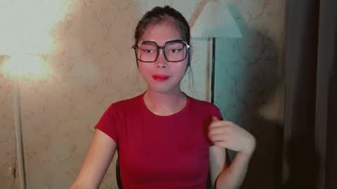 Snapshot of catherine_365 chatting on October 19, 7:38 pm catherine_365 online show from October 19, 7:38 pm