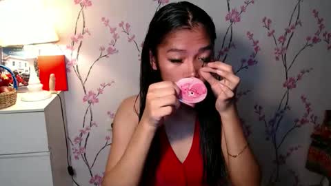 Snapshot of catherine_365 chatting on October 5, 9:47 am catherine_365 online show from October 5, 9:47 am