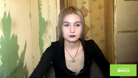 Lola online show from November 7, 9:31 pm