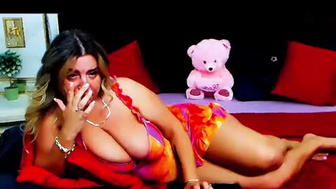 lauren online show from June 18, 9:14 am