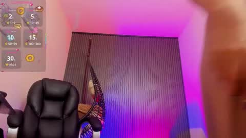 caty online show from October 25, 8:22 am