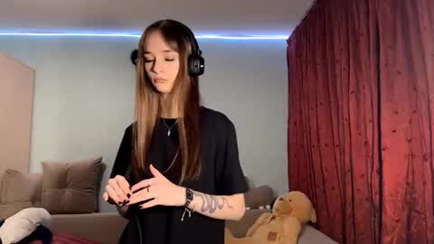 Lily online show from November 12, 4:27 pm