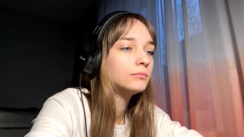 Lily online show from December 3, 12:40 pm