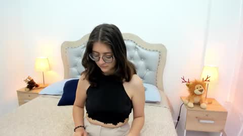 Celeste Calderon online show from December 16, 1:50 pm