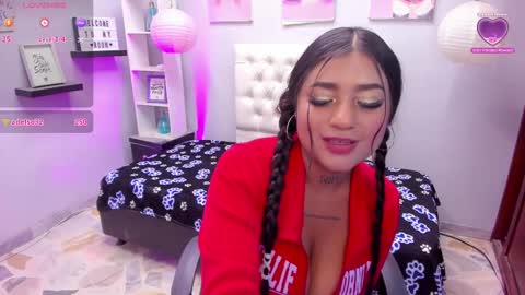 Snapshot of celeste_muller chatting on February 11, 11:22 pm celeste online show from February 11, 11:22 pm