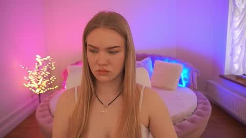 celestenoirr online show from March 2, 7:09 am