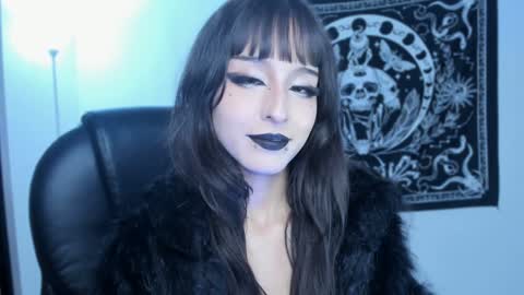   online show from February 4, 8:13 am