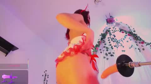 Hello guys my name is Sofi and Lizzie and  Vanessa online show from December 17, 8:46 pm