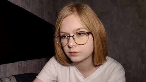 Lia online show from September 20, 8:12 am