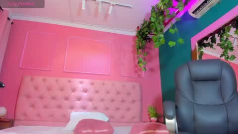 channel_russe online show from May 22, 6:06 pm