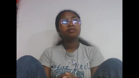 chantale483461 online show from May 22, 6:11 am