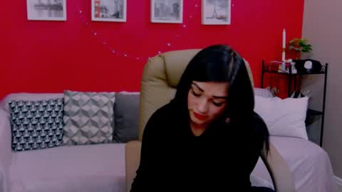 The Queen online show from January 3, 7:07 pm