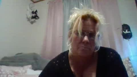 Ms. Behaving online show from December 31, 7:42 am