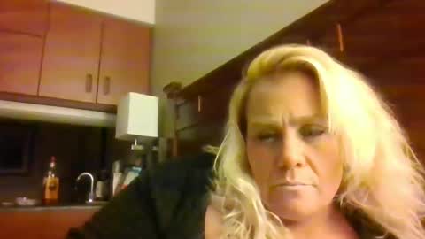 Ms. Behaving online show from December 8, 2:09 pm