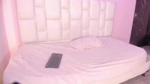 charlot_vega_ online show from November 7, 1:49 pm