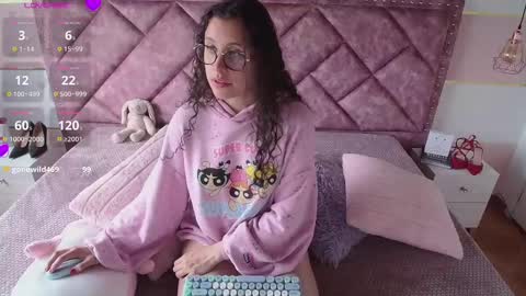 Snapshot of charlote__miller chatting on February 21, 7:21 pm You honey online show from February 21, 7:21 pm