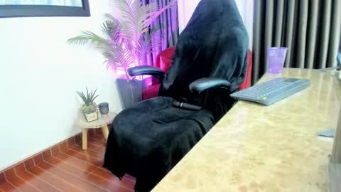 Charlote online show from October 21, 1:26 pm