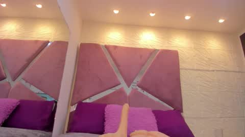 Charlotte Icee online show from March 29, 6:29 pm