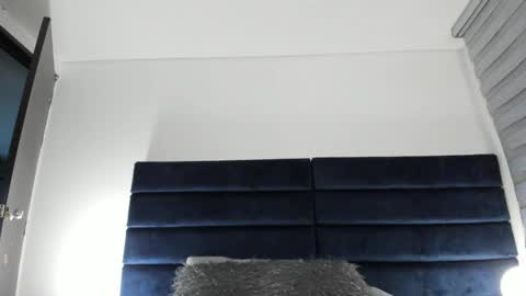 Snapshot of charlotte_knox chatting on February 22, 6:06 am Charlotte online show from February 22, 6:06 am