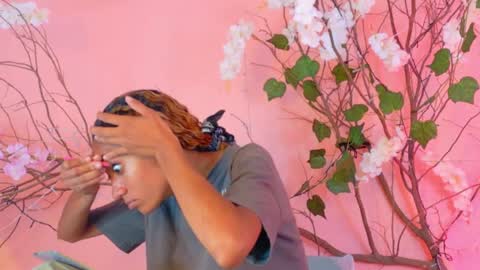 CHARLOTTE online show from March 31, 11:43 am