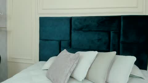 Charlotte Mayers online show from February 24, 11:19 am