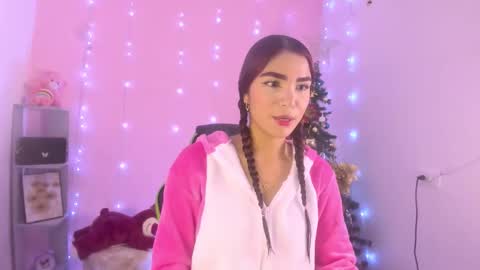 charlotteee online show from November 12, 2:09 am