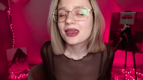 Michelle  online show from March 1, 2:59 am