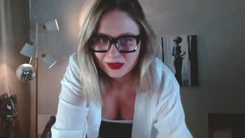 Michelle  online show from June 5, 6:52 am