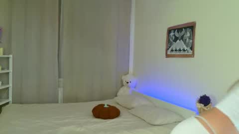 Kaylee online show from November 18, 4:08 pm