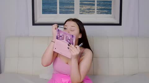 charming_lolla online show from September 18, 5:06 am