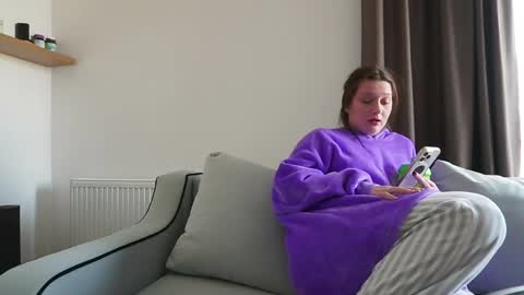 katie online show from April 3, 2:15 pm