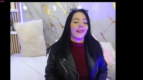 charmmykitty11 online show from July 18, 12:58 am