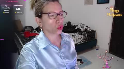 CHAYLA VICTORIA RUIZ  online show from October 22, 9:53 pm