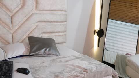 cherry_bunnyx online show from June 3, 4:13 am