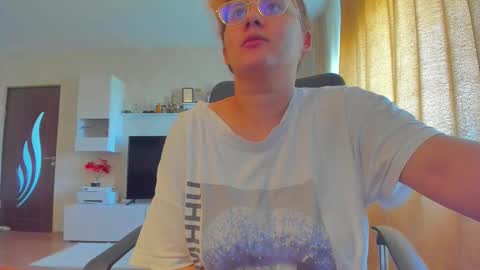 mayra online show from October 5, 8:41 am