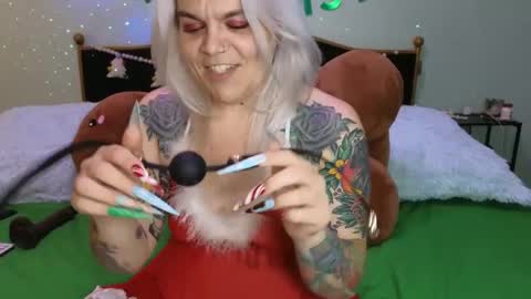 CherryBombBomb online show from December 21, 7:03 am