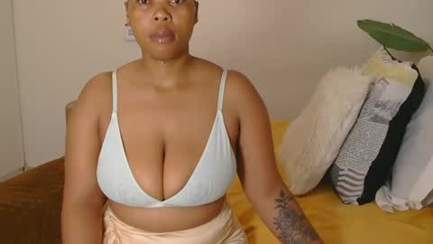 Snapshot of cherrybabexx chatting on December 23, 8:00 am Cherrybabe online show from December 23, 8:00 am