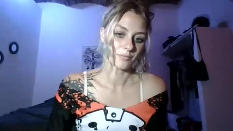 cherryblushxo online show from May 21, 5:16 am