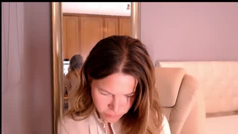 Anna online show from December 3, 3:14 pm