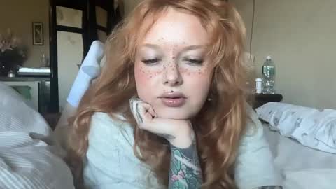 cherrykitten11 online show from May 10, 8:00 pm