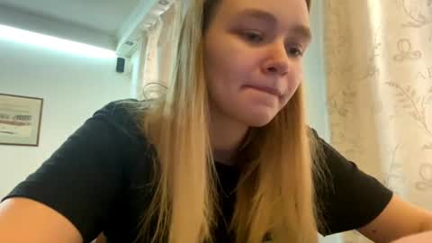 Lei online show from March 28, 8:36 am