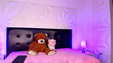Snapshot of cherrylionn chatting on October 8, 3:55 am Cherry online show from October 8, 3:55 am
